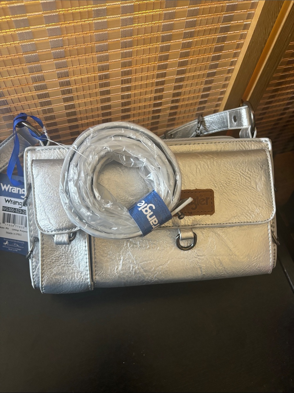 Wrangler Metallic Silver Shoulder Bag with Chrome Finish - Picture 2 of 6